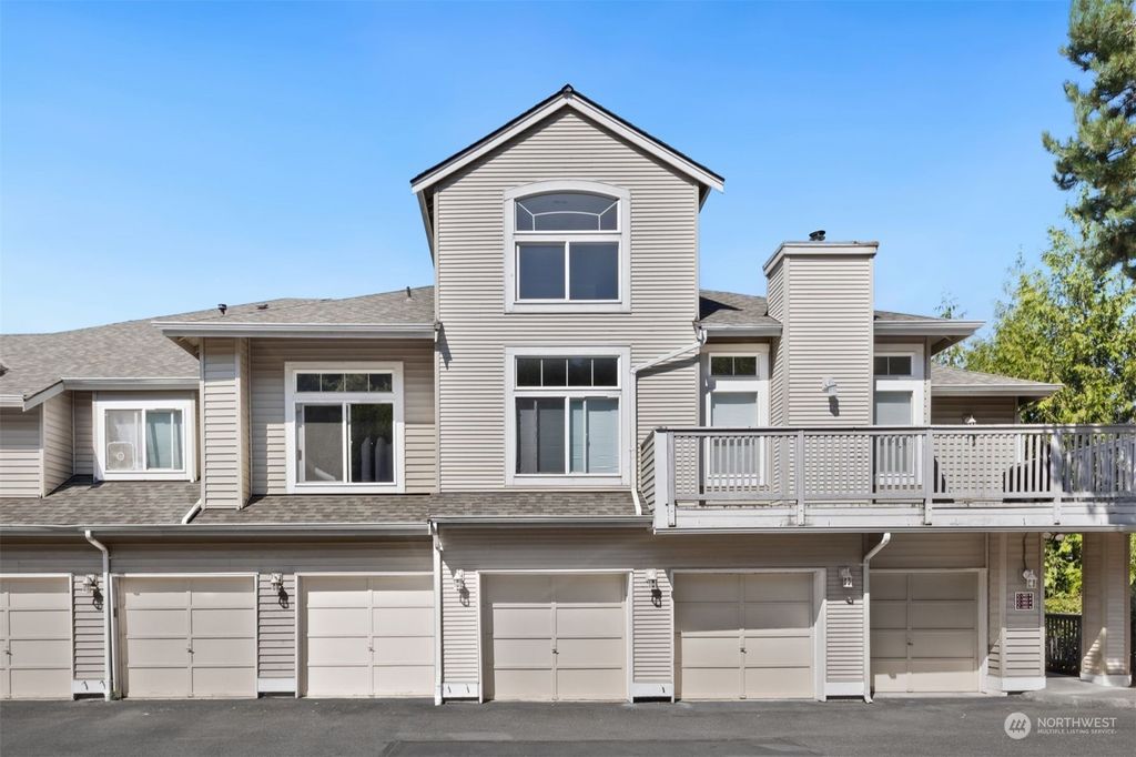 Photo of 440 S 51st Court #C302, Renton, WA 98055 (MLS # 2270221)