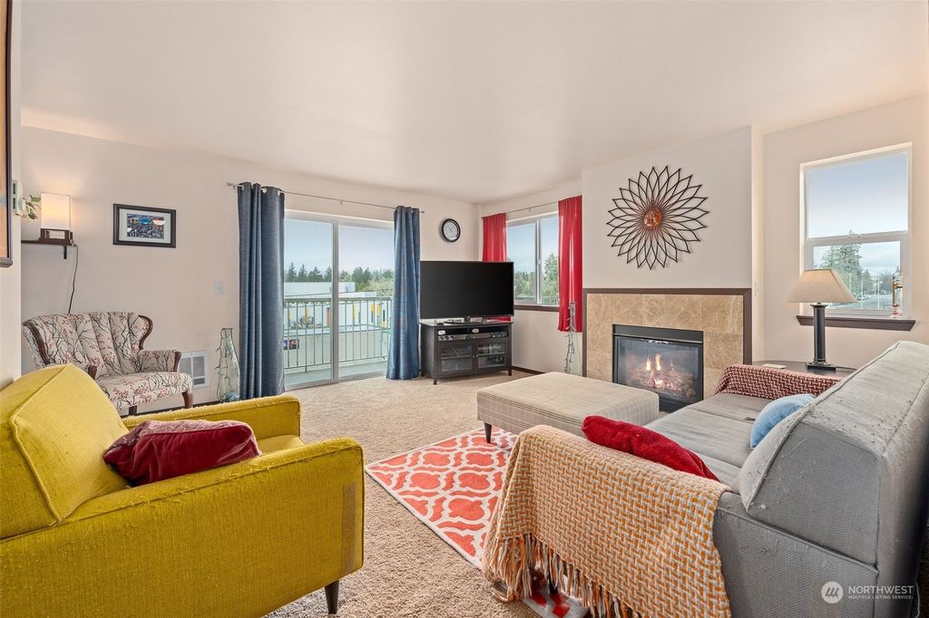 Photo of 11532 15th Avenue NE #401, Seattle, WA 98125 (MLS # 2050878)