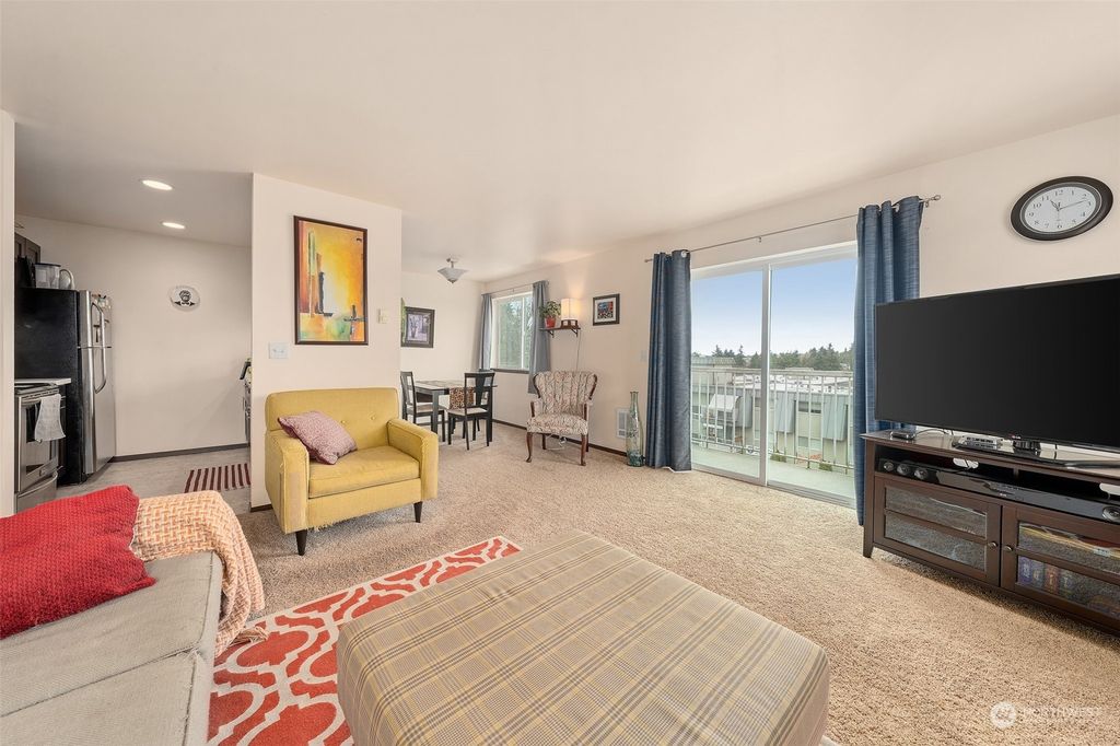 Photo of 11532 15th Avenue NE #401, Seattle, WA 98125 (MLS # 2050878)