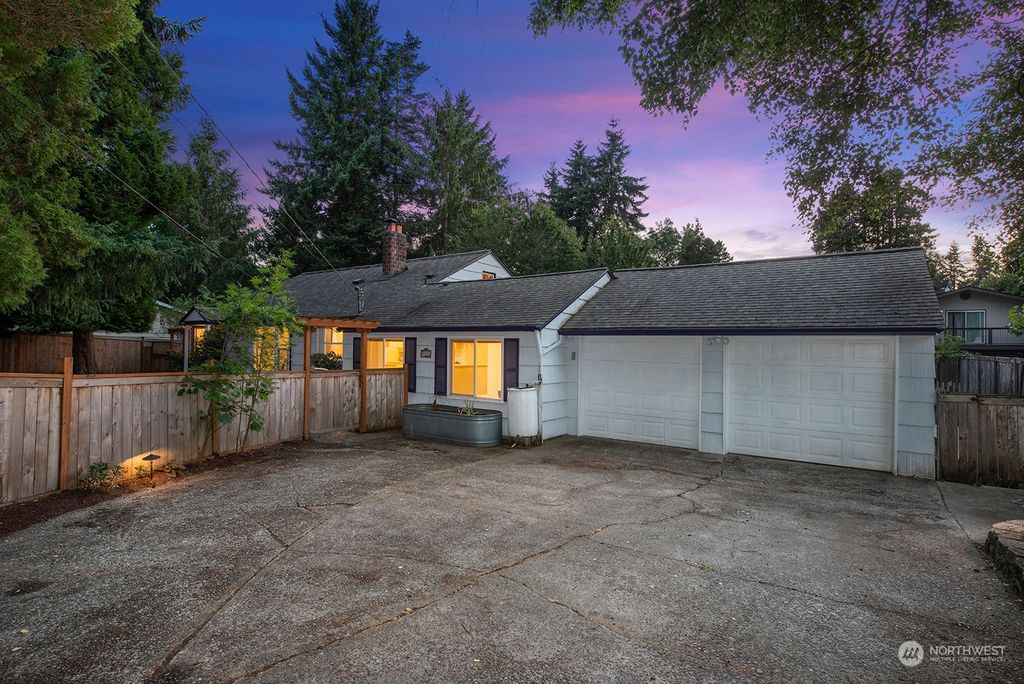 Photo of 13555 Roosevelt Way N, Seattle, WA 98133 (MLS # 2155070)