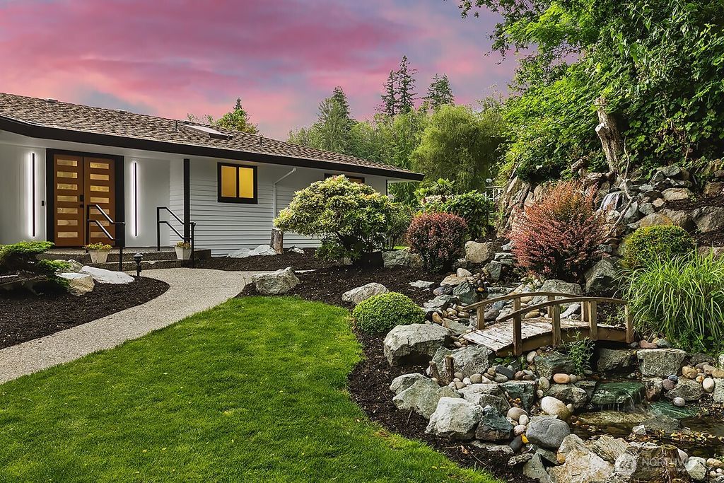 Photo of 20314 SE 40th Street, Sammamish, WA 98075 (MLS # 2357136)