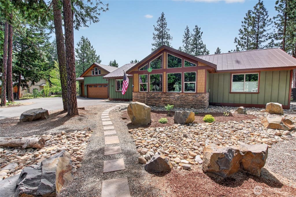 Photo of 100 White Pine Drive, Ronald, WA 98940 (MLS # 2522493)