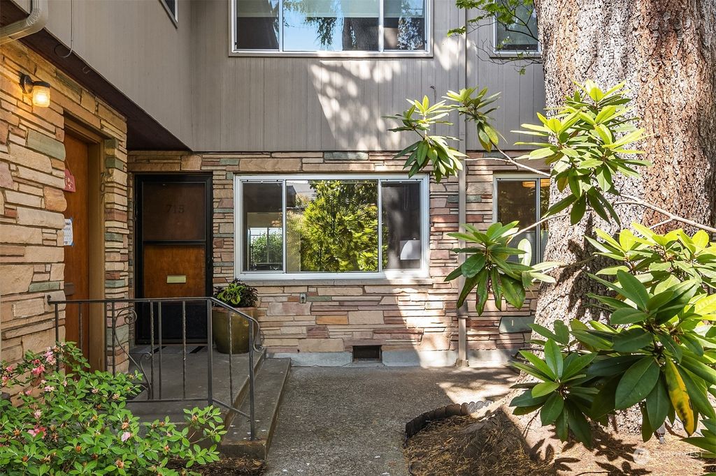 Photo of 701 3rd Avenue W #715, Seattle, WA 98119 (MLS # 2137838)