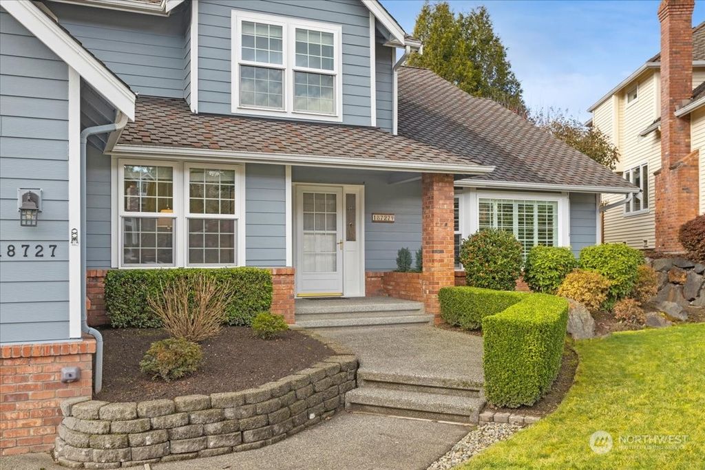 Photo of 18727 137th Court SE, Renton, WA 98058 (MLS # 2329799)