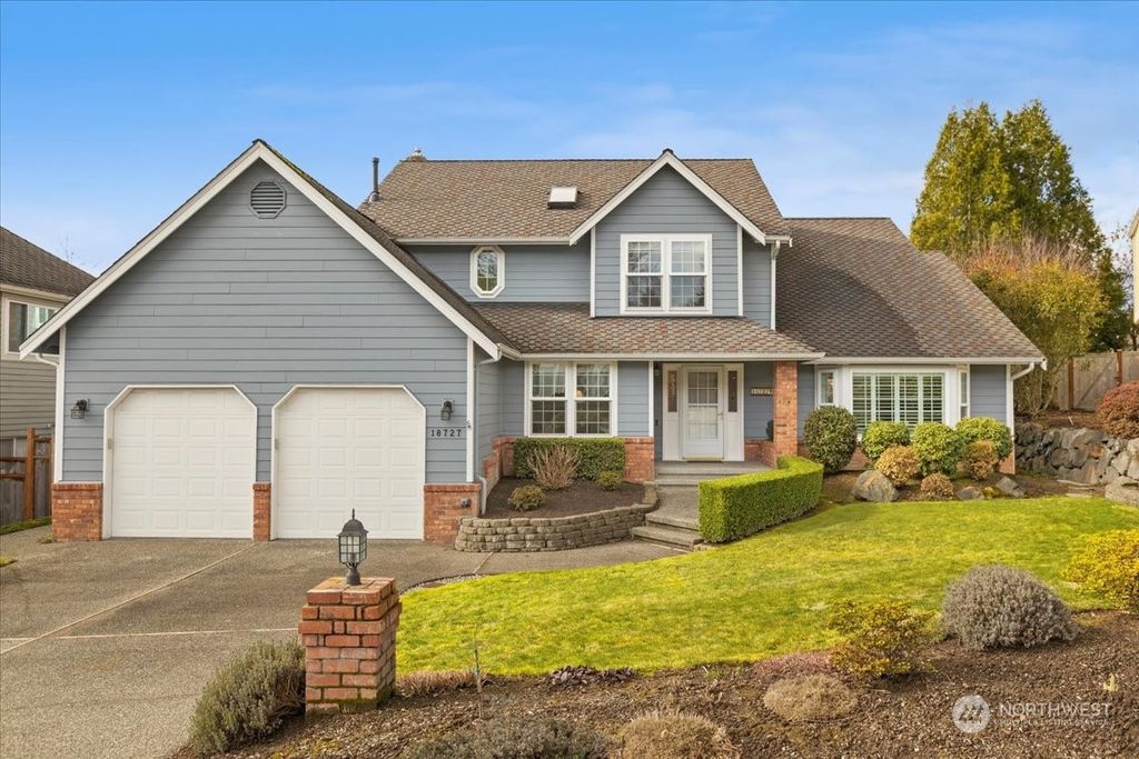 Photo of 18727 137th Court SE, Renton, WA 98058 (MLS # 2329799)