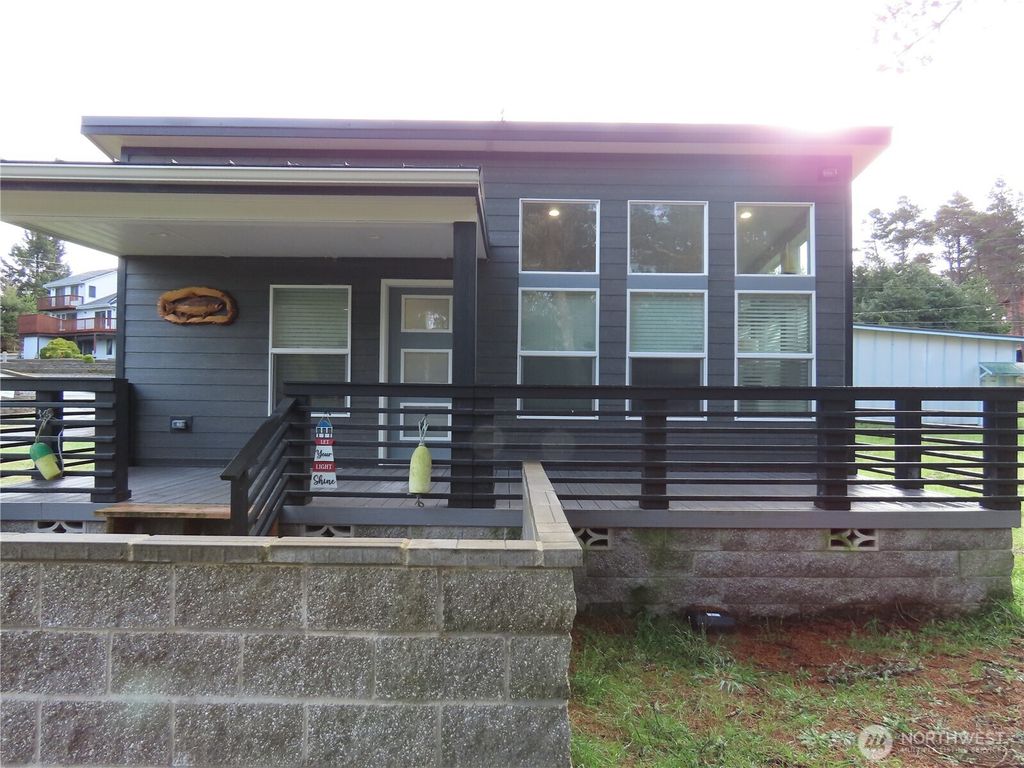 Photo of 300 Surf Street, Westport, WA 98595 (MLS # 2494922)