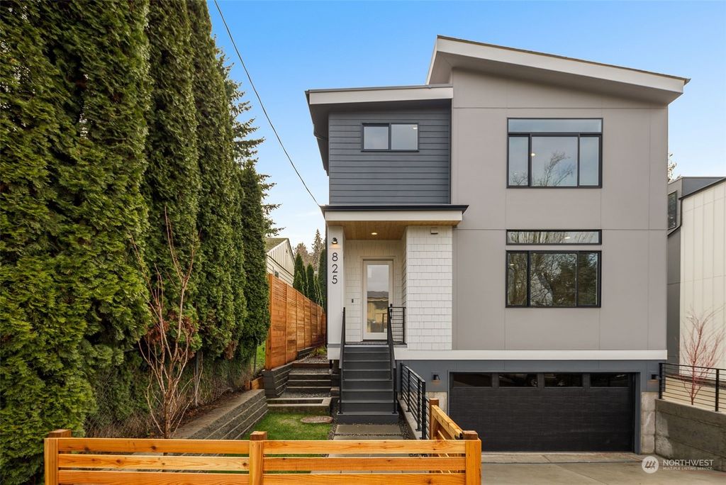 Photo of 825 NE 105 Street, Seattle, WA 98125 (MLS # 2192607)