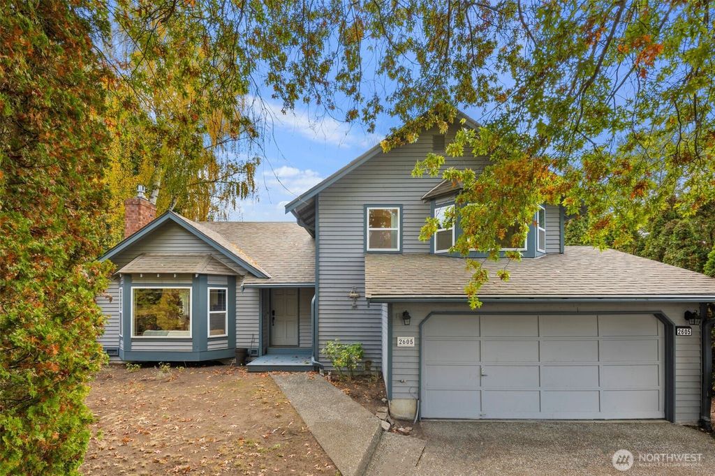 Photo of 2605 NE 5th Court, Renton, WA 98056 (MLS # 2445298)