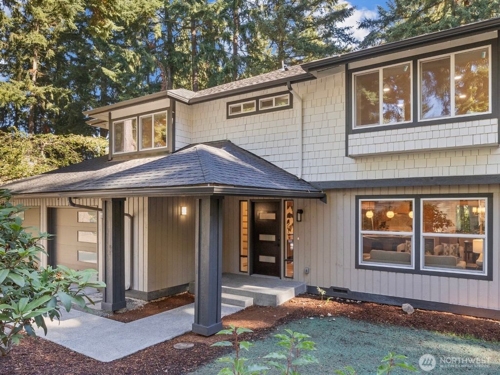 Photo of 10406 115th Place Pl NE, Kirkland, WA 98033 (MLS # 2468814)