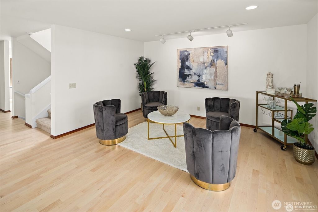 listing image 9362718209593502526