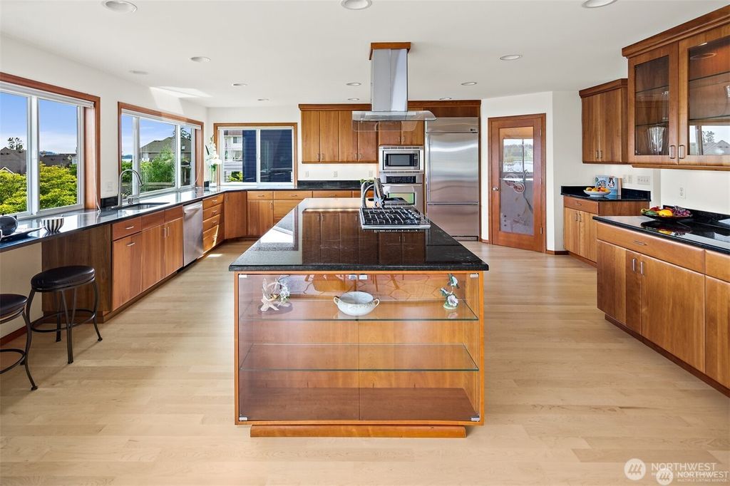 listing image 9361182693544608734