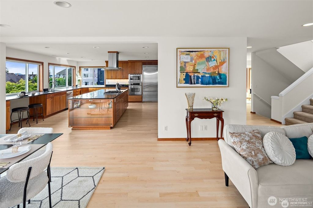 listing image 9369732601357292193