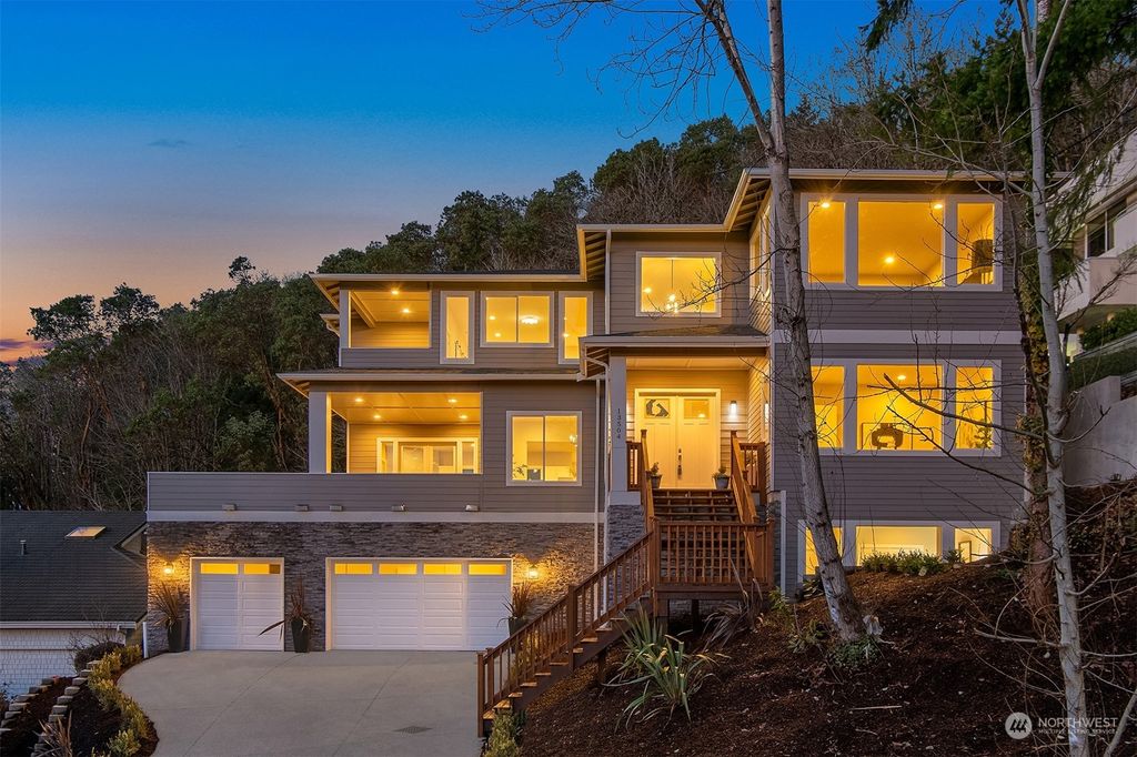 Photo of 13504 SE 50th Place, Bellevue, WA 98006 (MLS # 2049933)