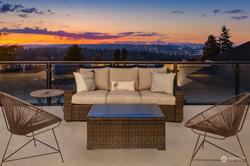 Photo of 13504 SE 50th Place, Bellevue, WA 98006 (MLS # 2049933)