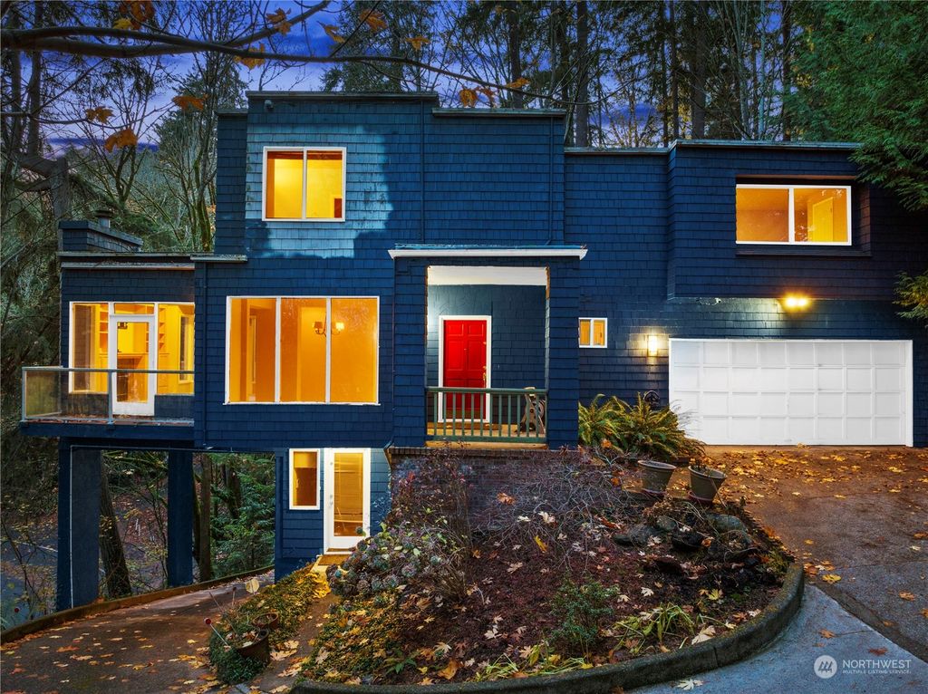Photo of 9490 SE 47th Street, Mercer Island, WA 98040 (MLS # 2182433)