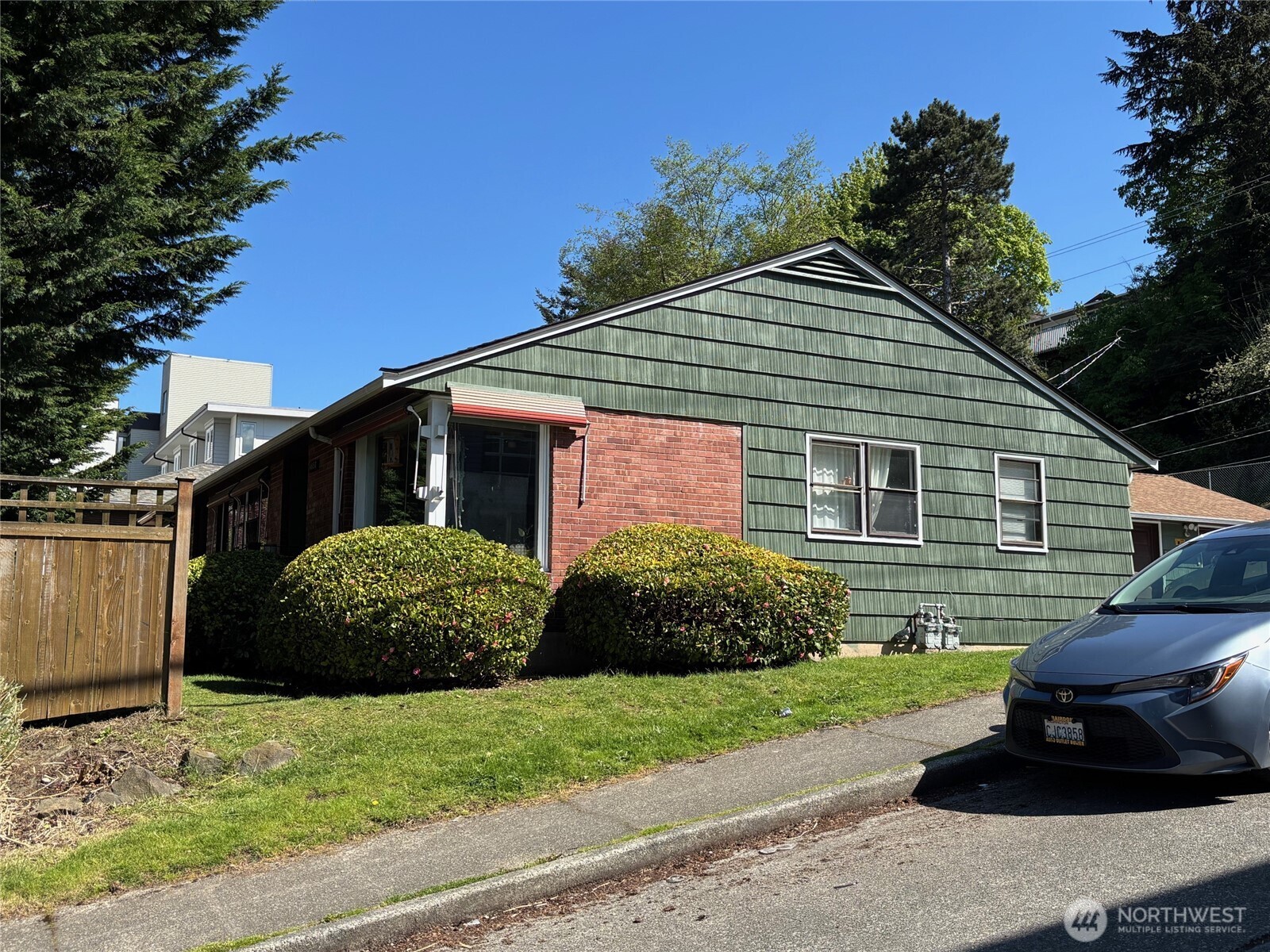 4856 Fauntleroy Way SW