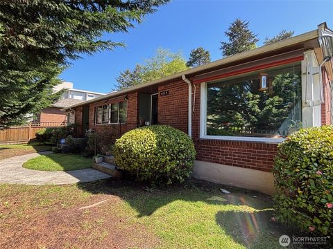4856 Fauntleroy Way SW Seattle WA 98116