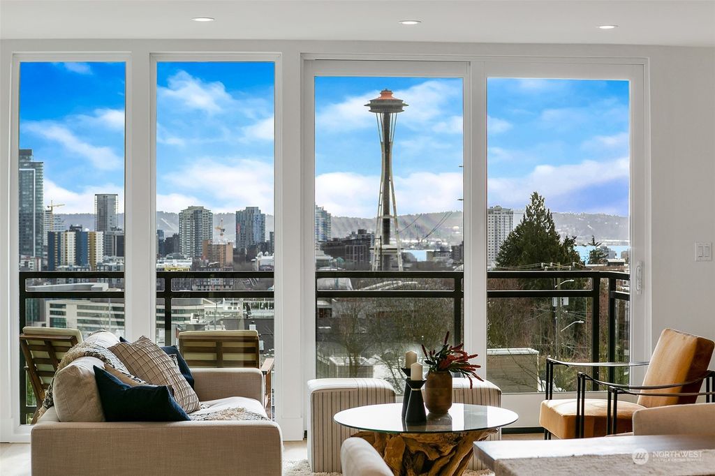 Photo of 509 Galer Street, Seattle, WA 98109 (MLS # 2126599)