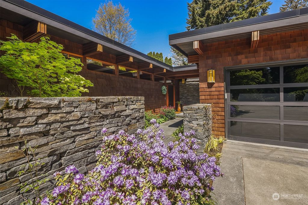 Photo of 9320 NE 24th Street, Clyde Hill, WA 98004 (MLS # 2226228)