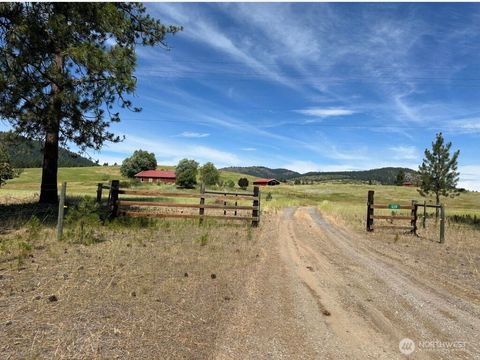 Photo of 1239 Kewa Meteor Road, Inchelium, WA 99138 (MLS # 2511314)