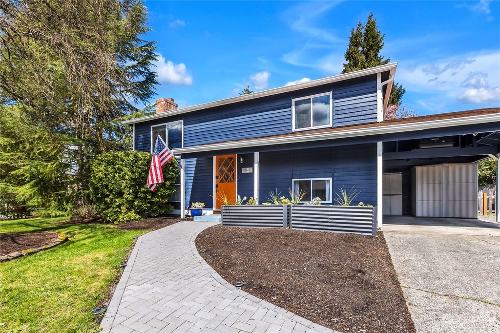 Photo of 511 210th Street SW, Lynnwood, WA 98036 (MLS # 2053382)