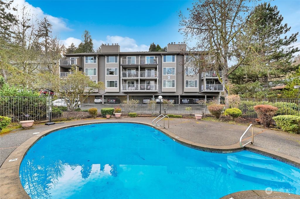 Photo of 210 Mountain Park Boulevard SW #F203, Issaquah, WA 98027 (MLS # 2200958)