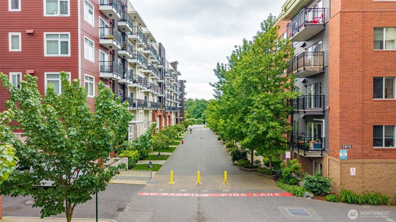 1015 Railroad Avenue 415