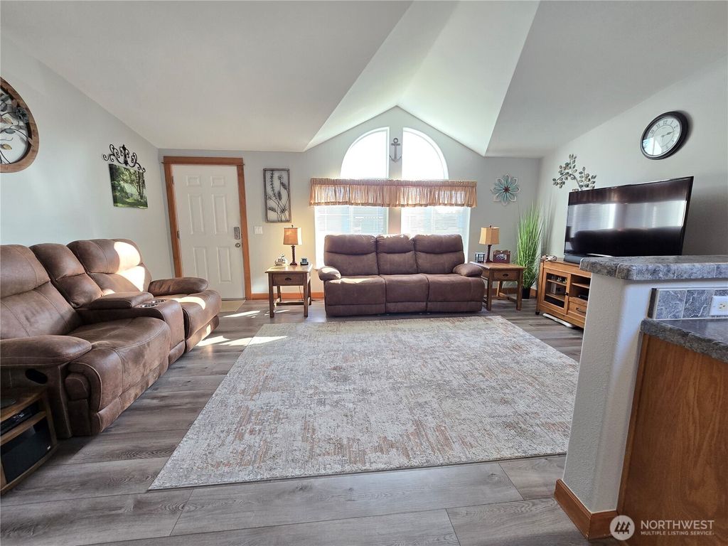 Photo of 526 SE Canal Drive, Ocean Shores, WA 98569 (MLS # 2451616)