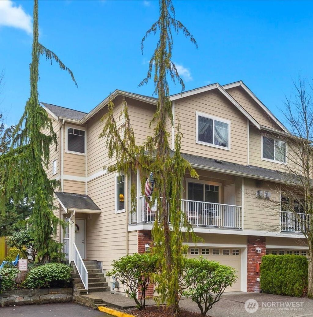 Photo of 15508 35th Avenue W #B5, Lynnwood, WA 98087 (MLS # 2516313)