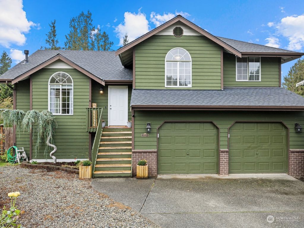 Photo of 8514 74th Drive NE, Marysville, WA 98270 (MLS # 2171335)