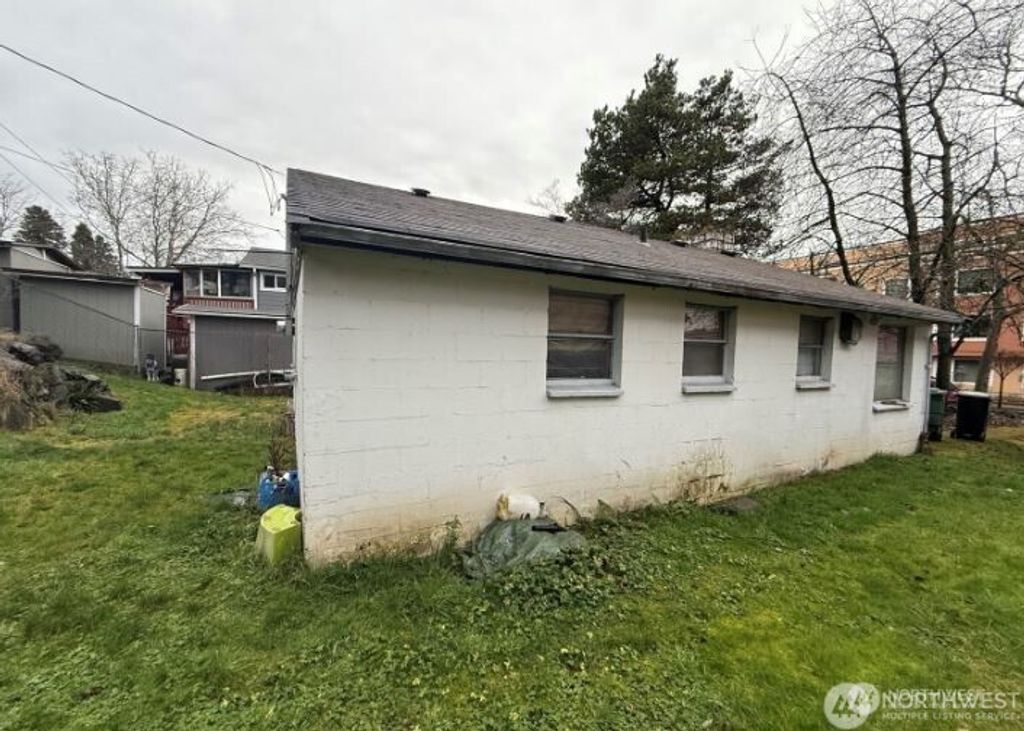 Photo of 5720 37th Avenue S, Seattle, WA 98118 (MLS # 2473230)