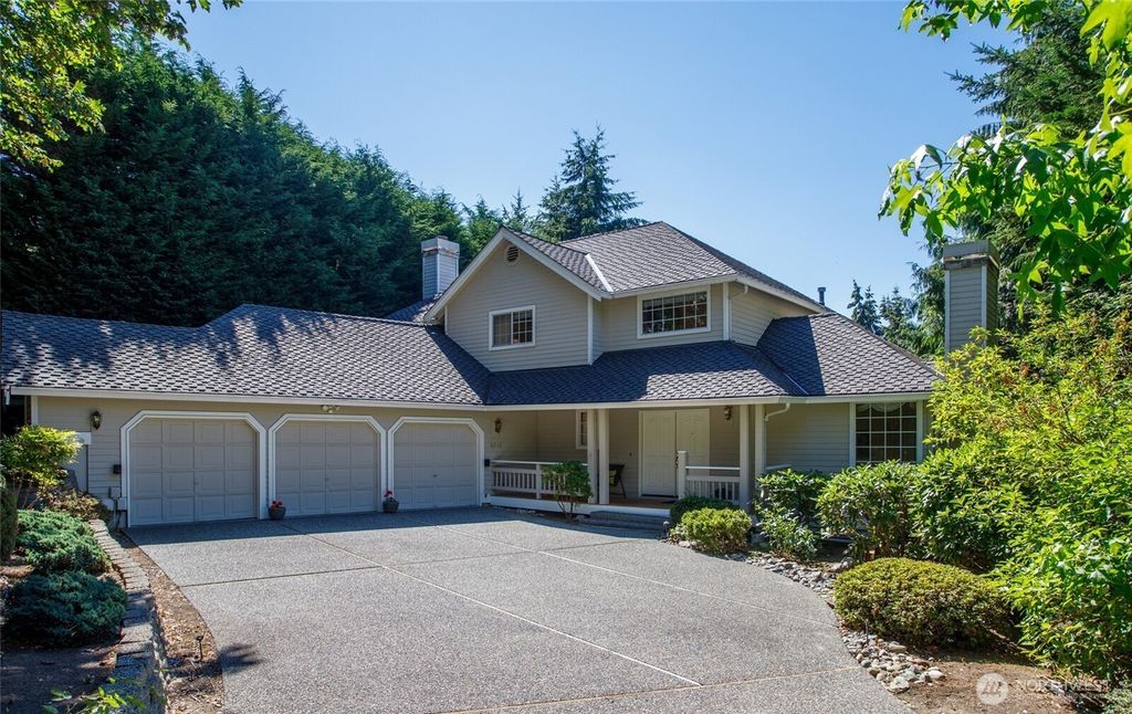 Photo of 6512 150th Place SE, Bellevue, WA 98006 (MLS # 2448519)