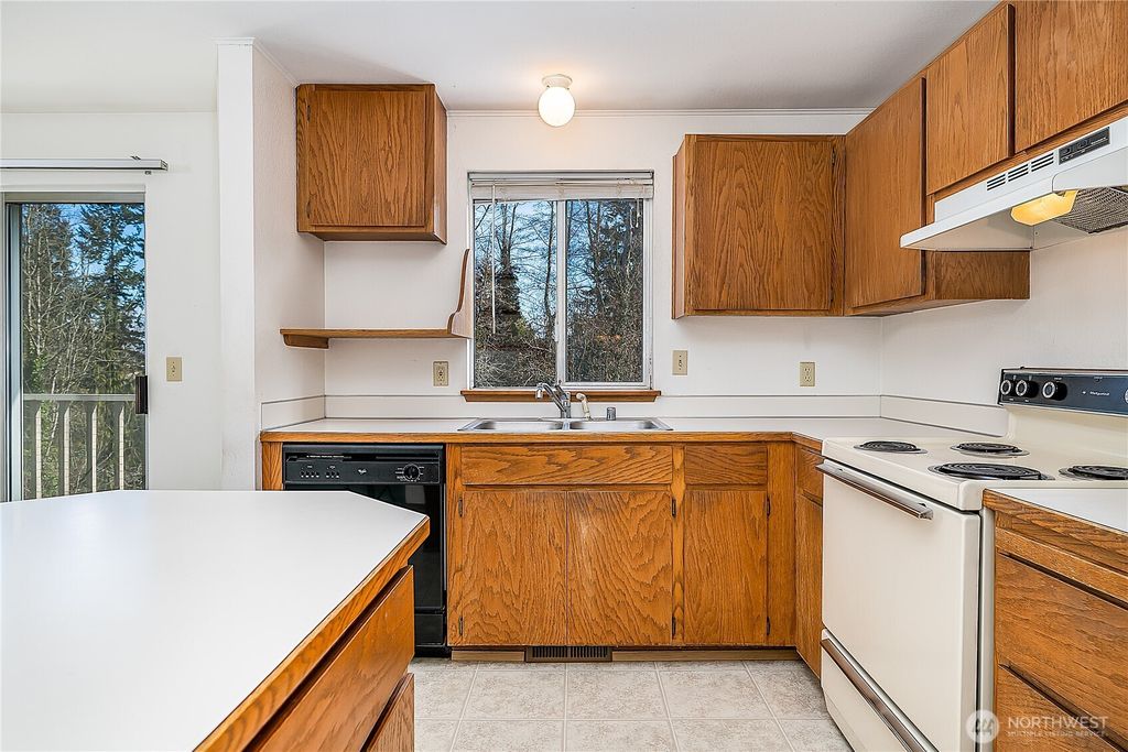 Photo of 7713 Lower Ridge road Rd, Everett, WA 98203 (MLS # 2330800)