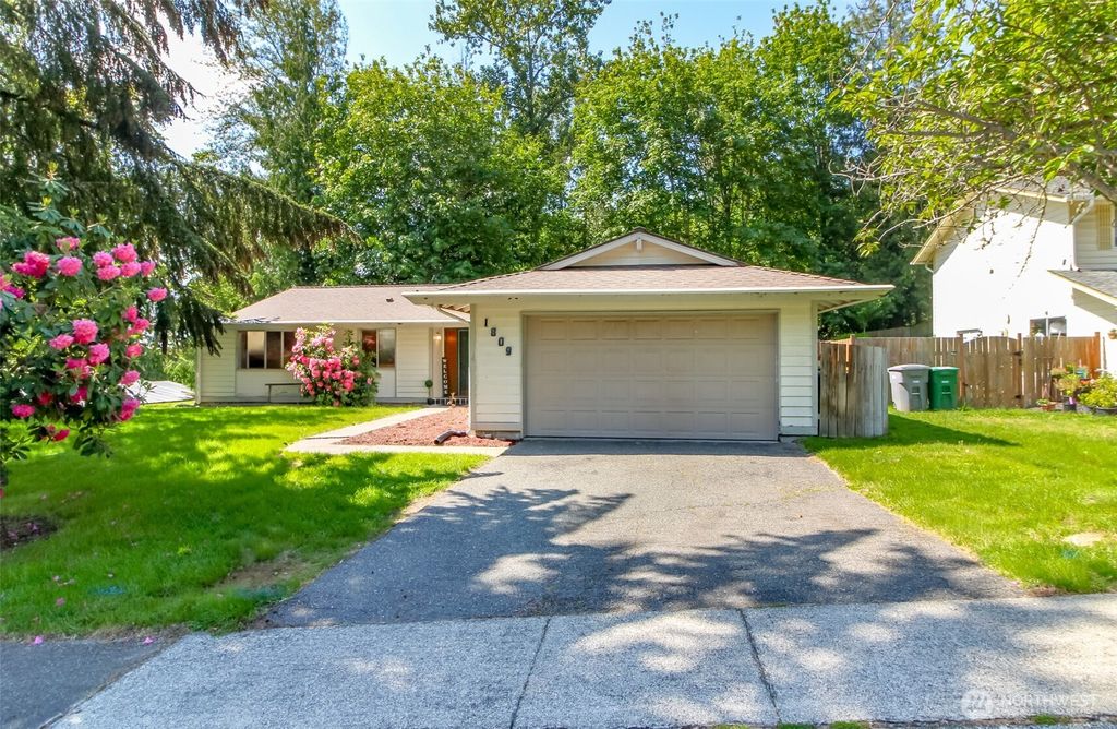 Photo of 1809 Aberdeen Ave Ave SE, Renton, WA 98055 (MLS # 2377290)
