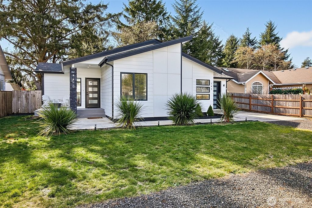 Photo of 793 Island Circle SE, Ocean Shores, WA 98569 (MLS # 2492570)