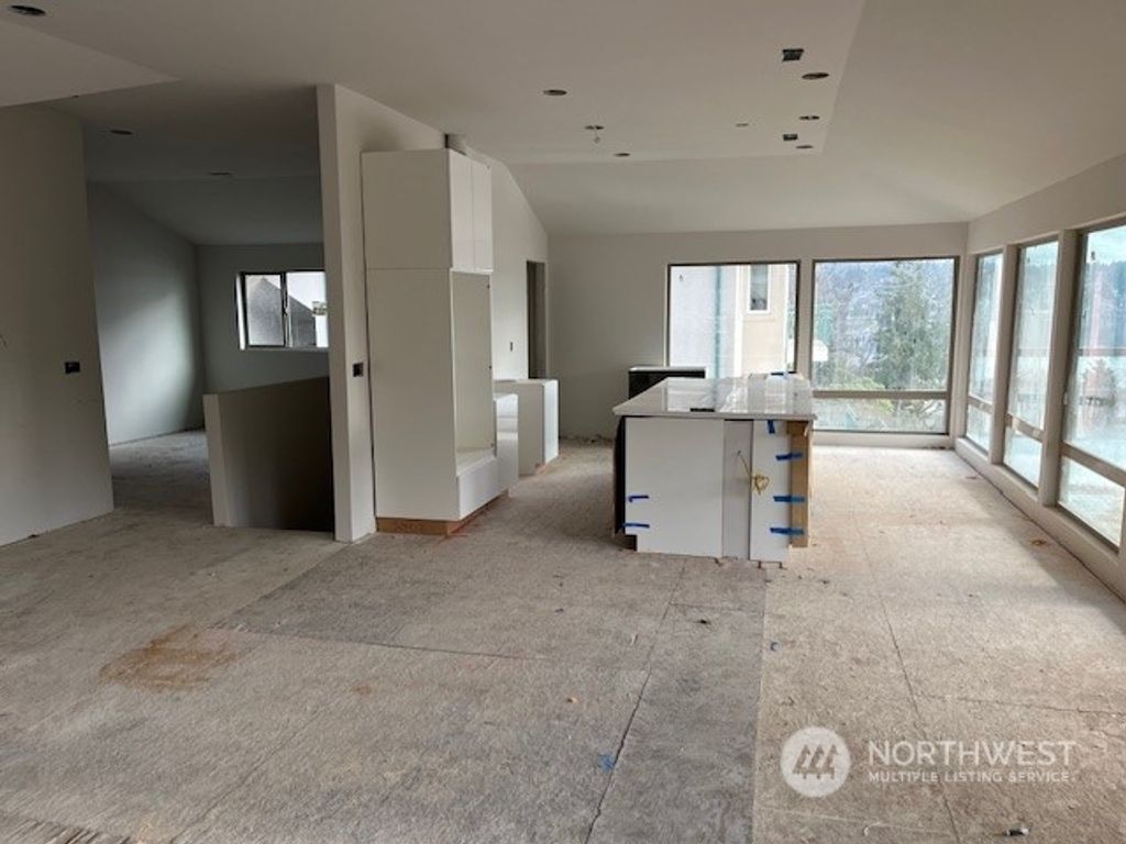 Photo of 8340 Avalon Drive, Mercer Island, WA 98040 (MLS # 2207125)