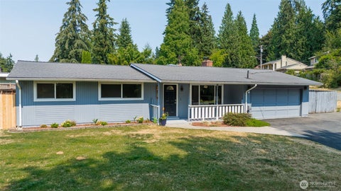 Photo of 15814 Larch Way, Lynnwood, WA 98087 (MLS # 2568288)