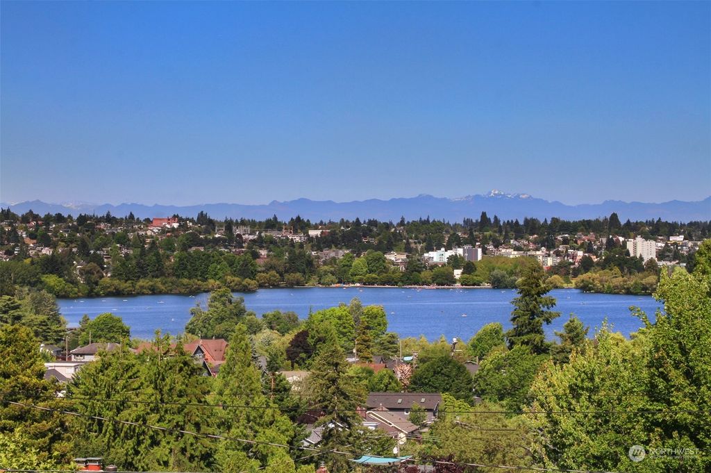Photo of 6528 Francis Avenue N, Seattle, WA 98103 (MLS # 2263806)