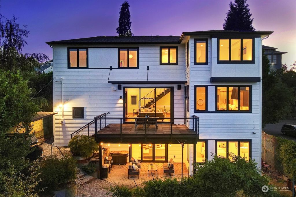 Photo of 6528 Francis Avenue N, Seattle, WA 98103 (MLS # 2263806)