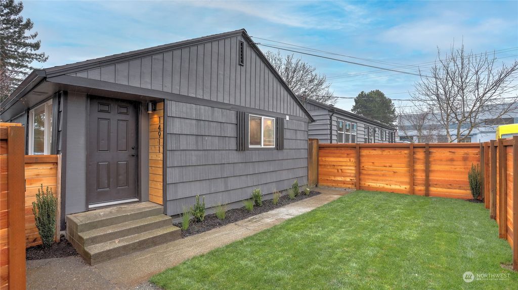 Photo of 14911 10th Avenue SW, Burien, WA 98166 (MLS # 2023709)