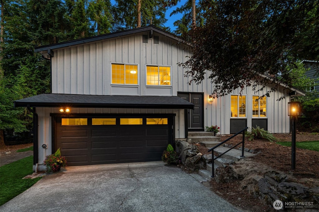 Photo of 12523 NE 138th Place, Kirkland, WA 98034 (MLS # 2579813)