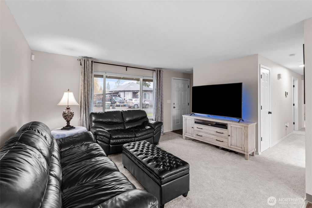 Photo of 1336 Kulien Avenue, Centralia, WA 98531 (MLS # 2460427)