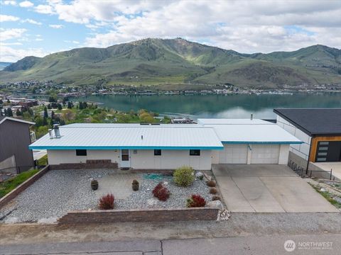 Photo of 820 W Golf Course Drive, Chelan, WA 98816 (MLS # 2519828)