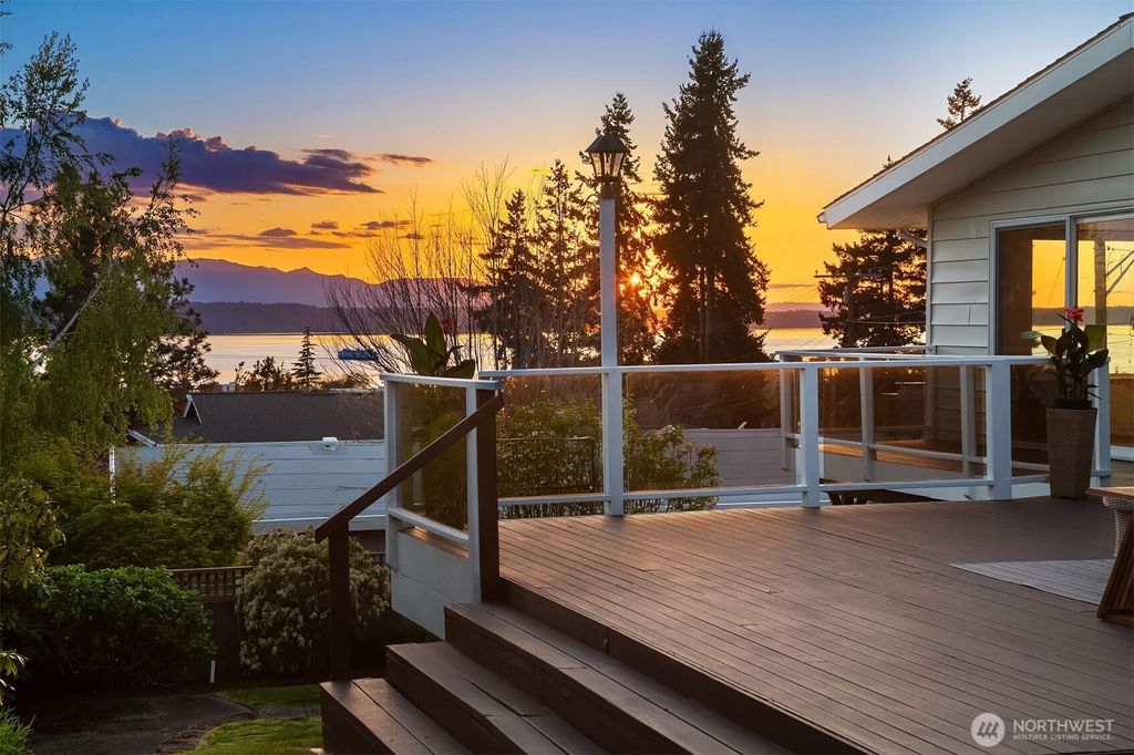 Photo of 814 Dayton Street, Edmonds, WA 98020 (MLS # 2514609)