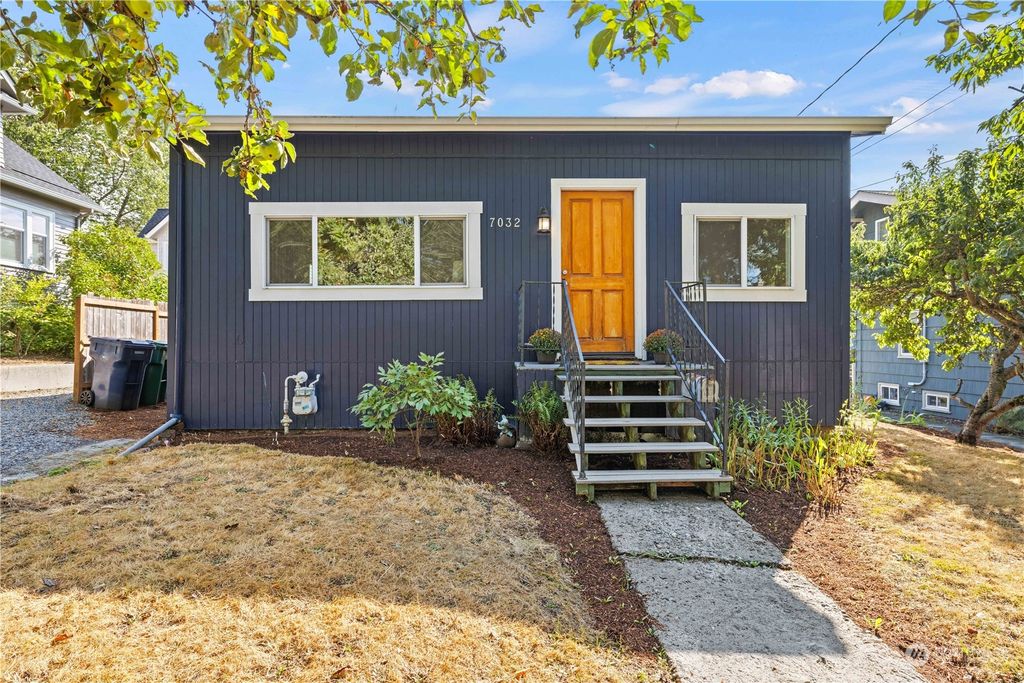 Photo of 7032 Alonzo Avenue NW, Seattle, WA 98117 (MLS # 2156944)