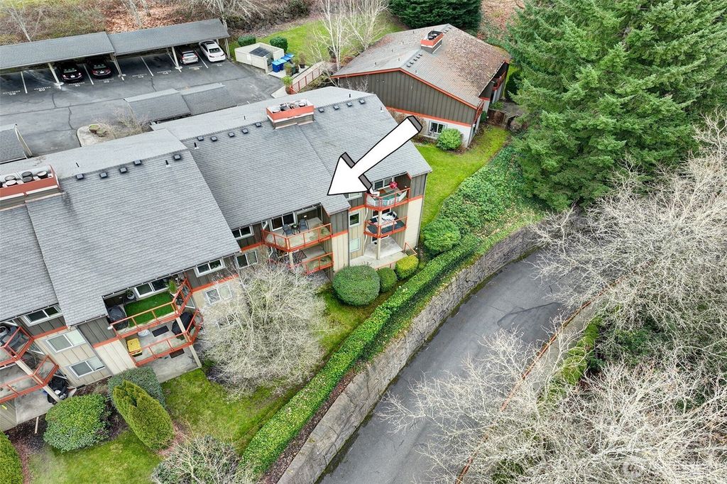 Photo of 11058 NE 33rd Place #D6, Bellevue, WA 98004 (MLS # 2496704)