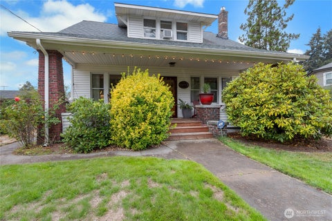 Photo of 508 5th Street NE, Puyallup, WA 98372 (MLS # 2574693)