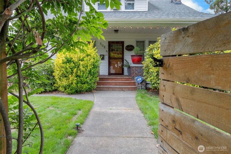 508 5th Street NE
