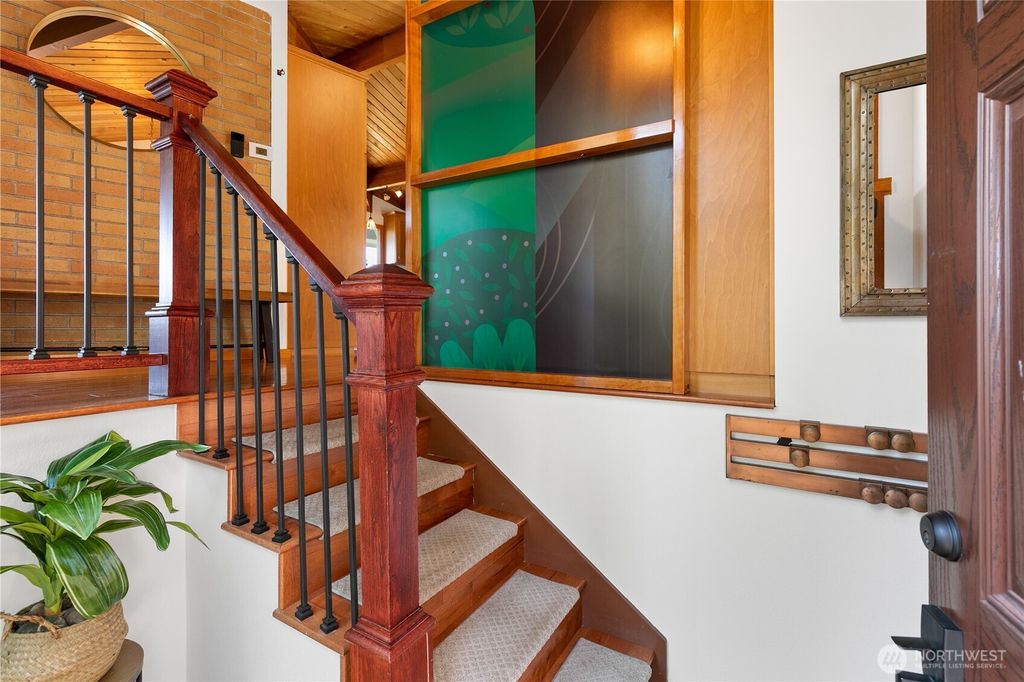 Photo of 15212 27th Avenue SW, Burien, WA 98166 (MLS # 2364392)