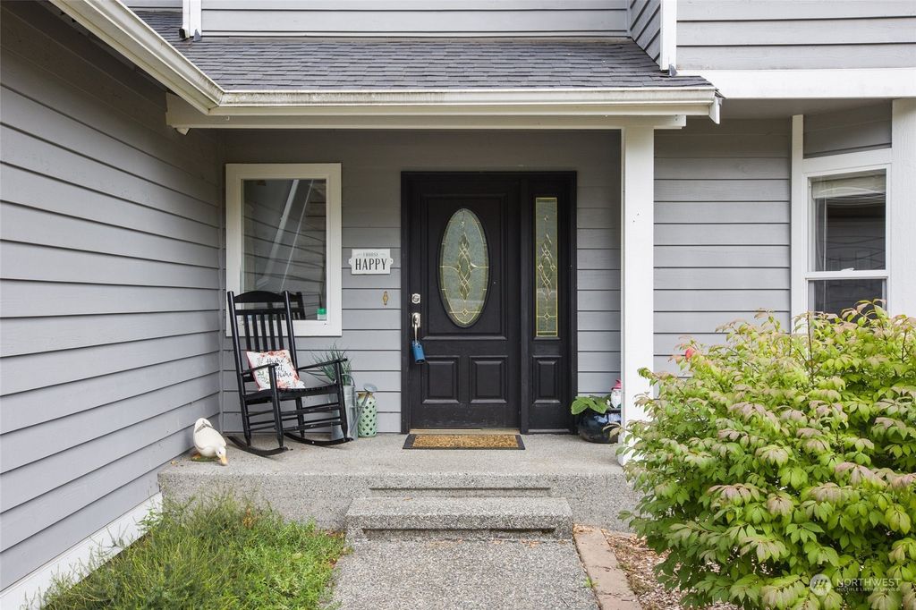Photo of 828 167th Avenue SE, Snohomish, WA 98290 (MLS # 2153502)